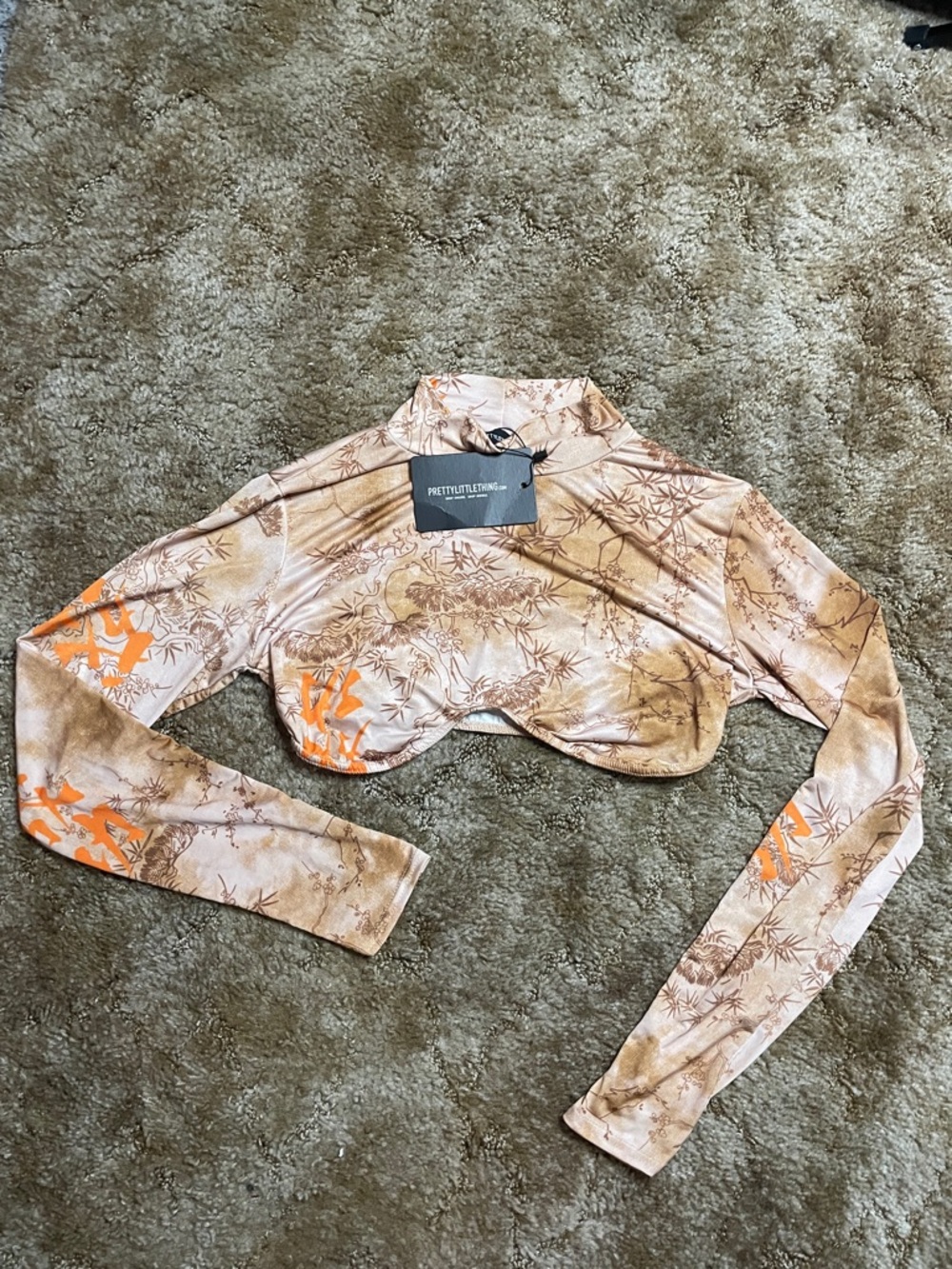 NWT Pretty Little Thing Ultra Cropped Long Sleeve Shirt Size 10